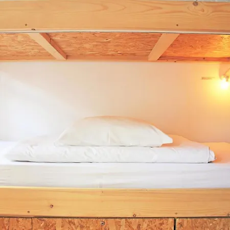 Hostal Lookout *